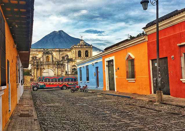 roots-real-estate-antigua-guatemala-inmobiliaria